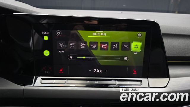 Volkswagen Golf 2023 — photo 14