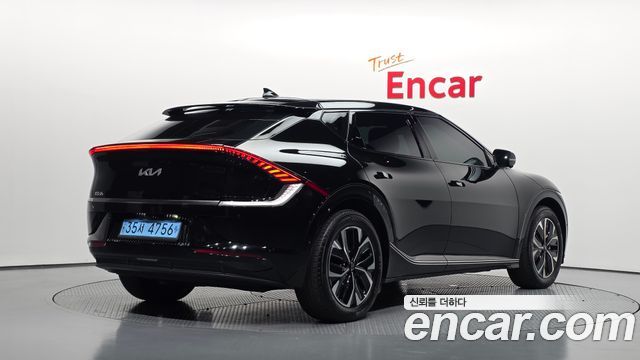 Kia EV6 2023 — photo 2