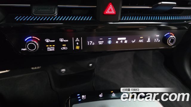 Kia EV6 2023 — photo 17