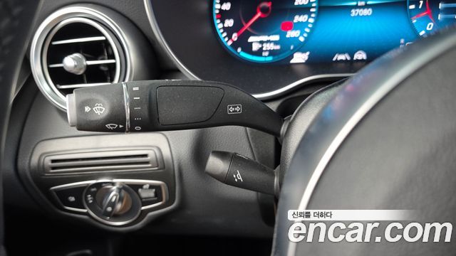 Mercedes-Benz GLC-Class 2021 — photo 27