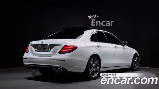 Mercedes-Benz E-Class 2019 — photo 2