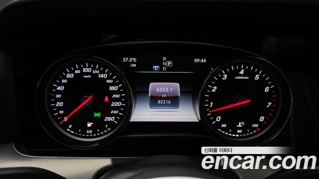 Mercedes-Benz E-Class 2019 — photo 11