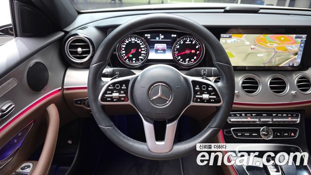 Mercedes-Benz E-Class 2019 — photo 19