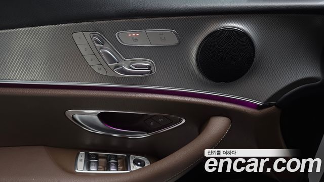 Mercedes-Benz E-Class 2019 — photo 23