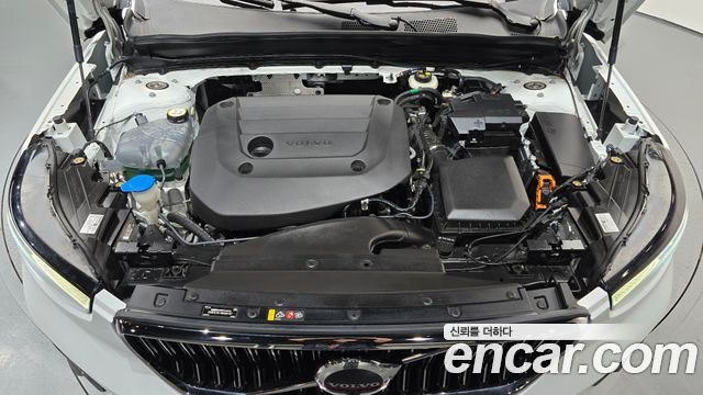 Volvo XC40 2023 — photo 6