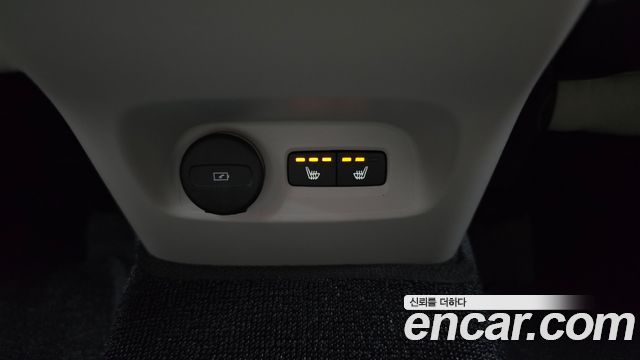 Volvo XC40 2023 — photo 31