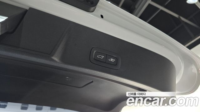 Volvo XC40 2023 — photo 36