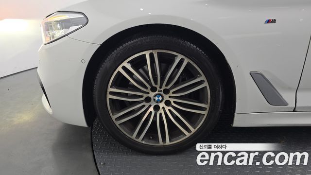 BMW 5-Series 2020 — photo 5