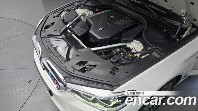 BMW 5-Series 2020 — photo 6