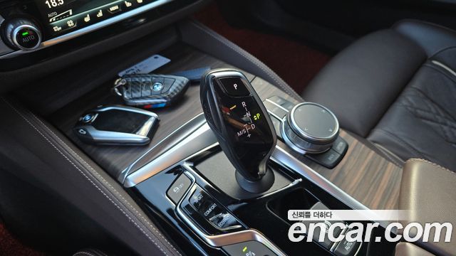 BMW 5-Series 2020 — photo 12