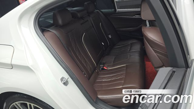 BMW 5-Series 2020 — photo 17