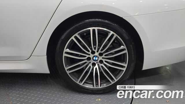 BMW 5-Series 2020 — photo 7