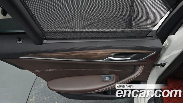 BMW 5-Series 2020 — photo 15