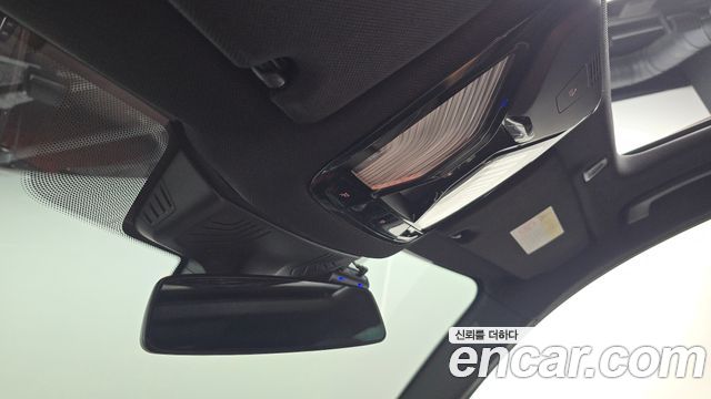 BMW 5-Series 2020 — photo 27