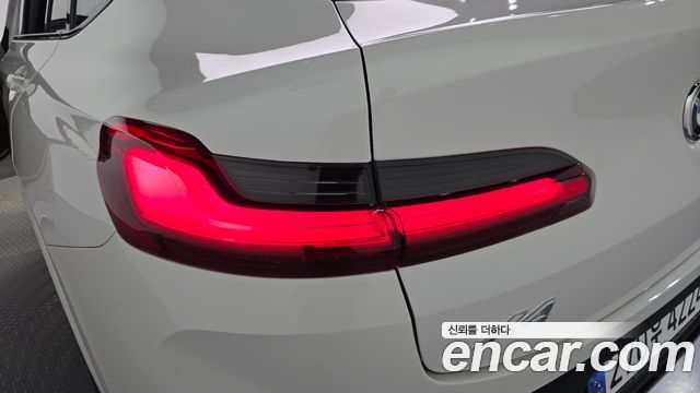 BMW X4 2023 — photo 9