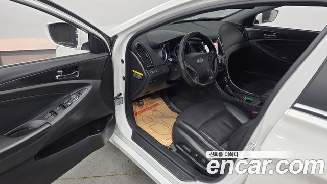 Hyundai Sonata 2013 — photo 10