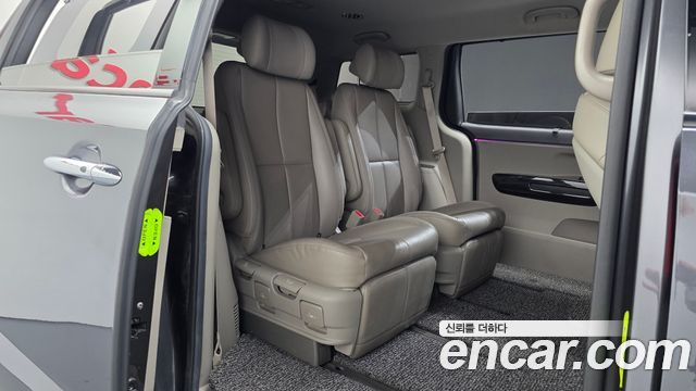 Kia Canival 2018 — photo 17