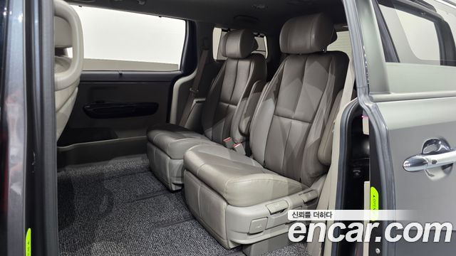 Kia Canival 2018 — photo 18