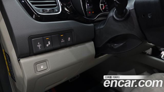 Kia Canival 2018 — photo 24