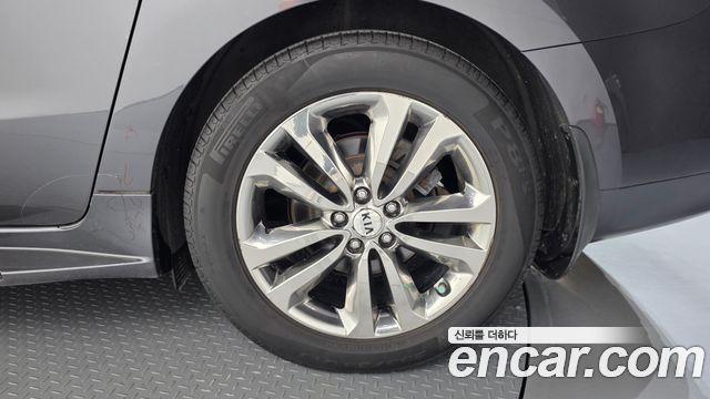 Kia Canival 2018 — photo 7