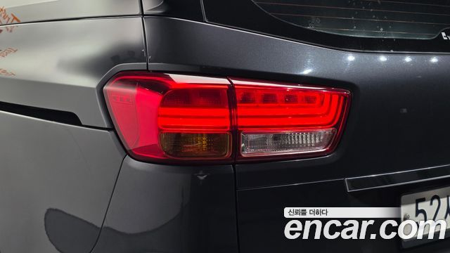 Kia Canival 2018 — photo 9