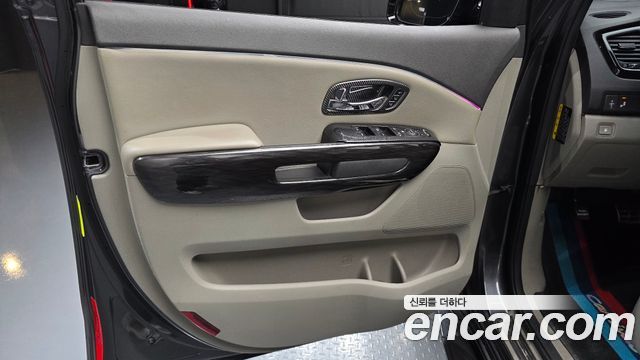 Kia Canival 2018 — photo 14