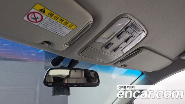Kia Canival 2018 — photo 28