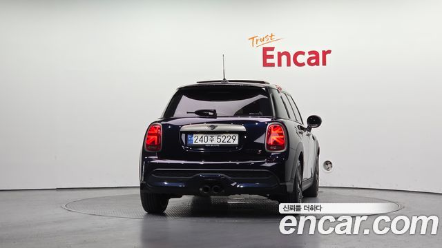Mini Cooper 2023 — photo 4