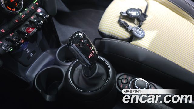 Mini Cooper 2023 — photo 12