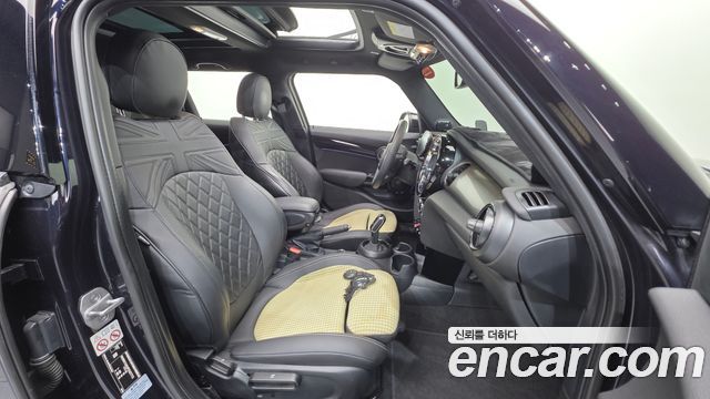 Mini Cooper 2023 — photo 13