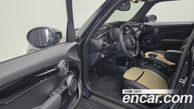 Mini Cooper 2023 — photo 19