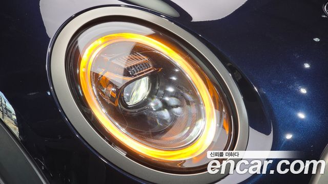 Mini Cooper 2023 — photo 8