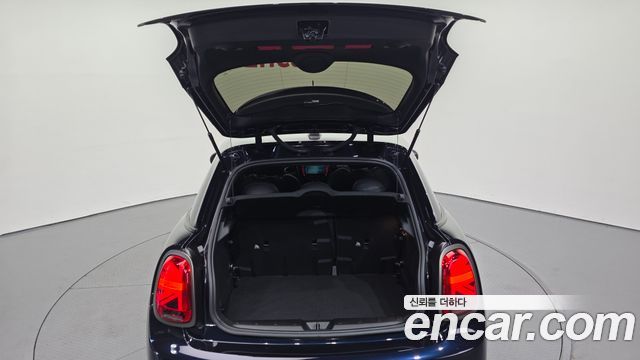 Mini Cooper 2023 — photo 30