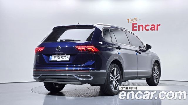Volkswagen Tiguan 2023 — photo 2