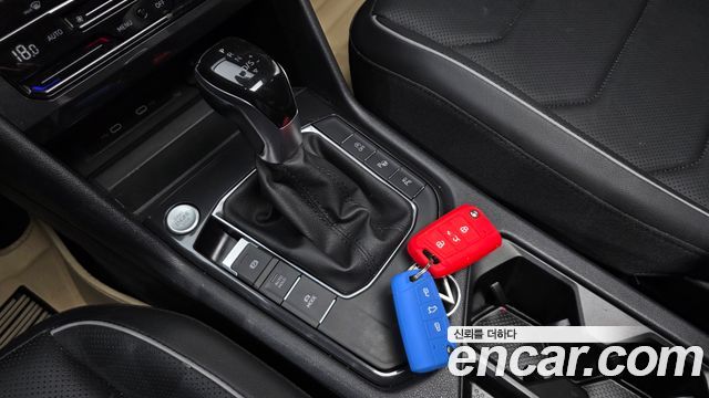 Volkswagen Tiguan 2023 — photo 12