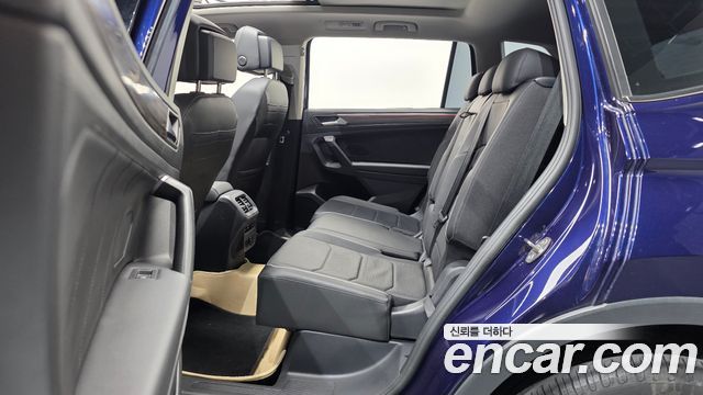 Volkswagen Tiguan 2023 — photo 18