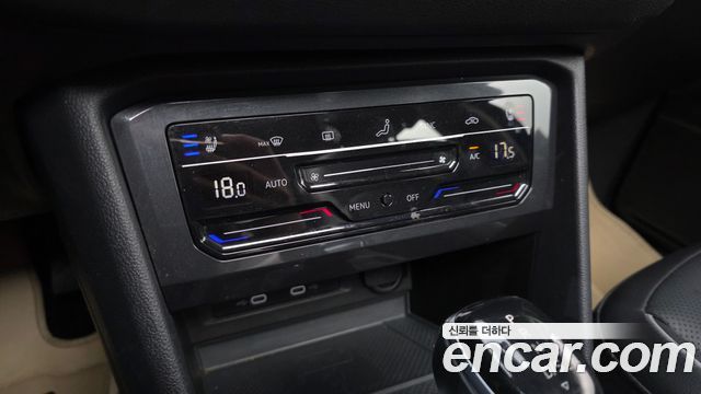 Volkswagen Tiguan 2023 — photo 24