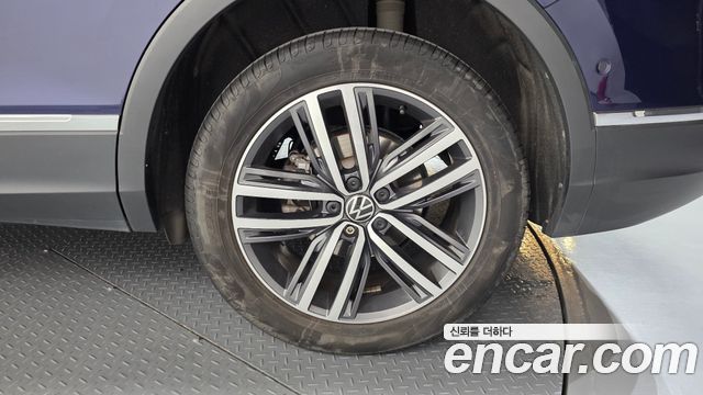 Volkswagen Tiguan 2023 — photo 7