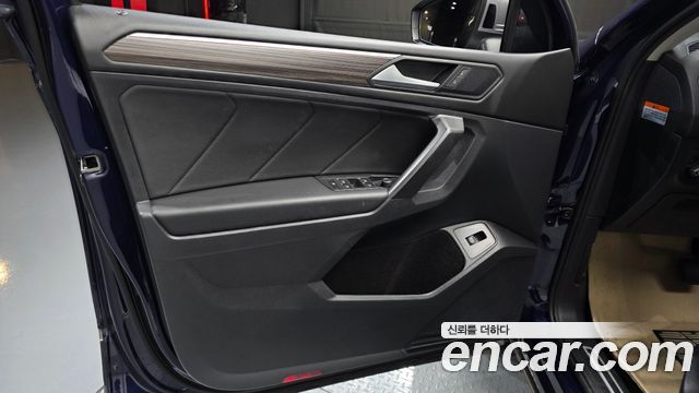 Volkswagen Tiguan 2023 — photo 14