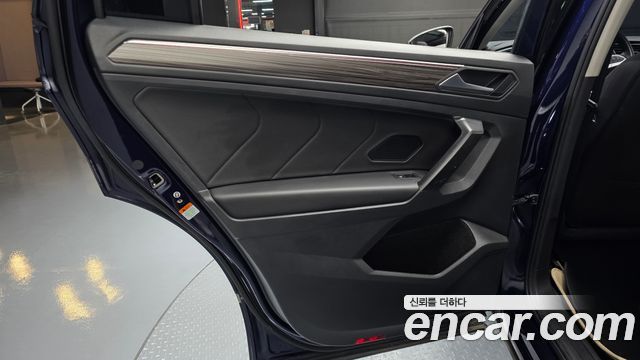 Volkswagen Tiguan 2023 — photo 15