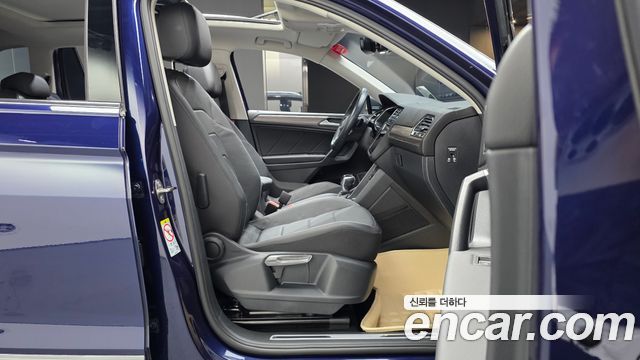 Volkswagen Tiguan 2023 — photo 16