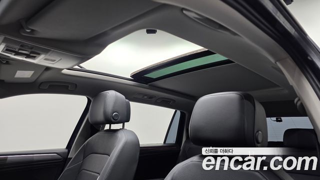 Volkswagen Tiguan 2023 — photo 32