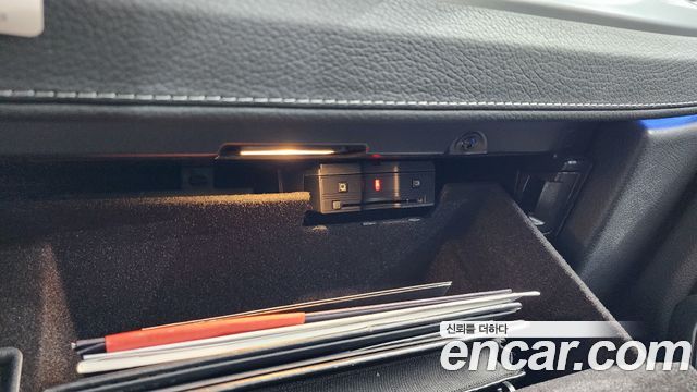 Mercedes-Benz G-Class 2021 — photo 30