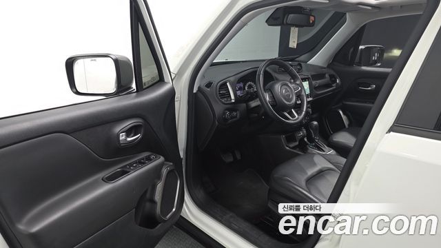 Jeep Renegade 2021 — photo 13