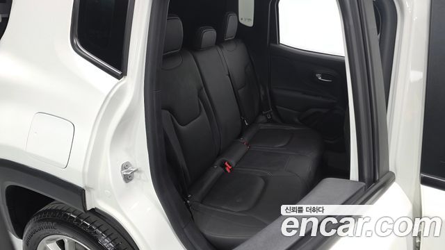 Jeep Renegade 2021 — photo 18