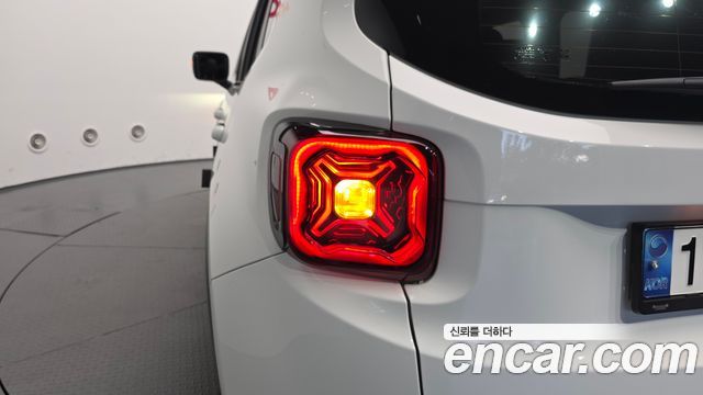 Jeep Renegade 2021 — photo 9