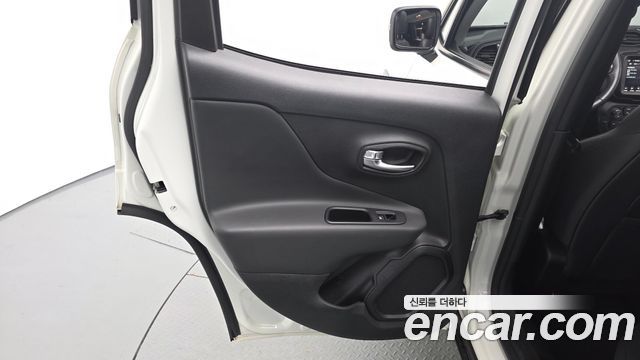 Jeep Renegade 2021 — photo 15