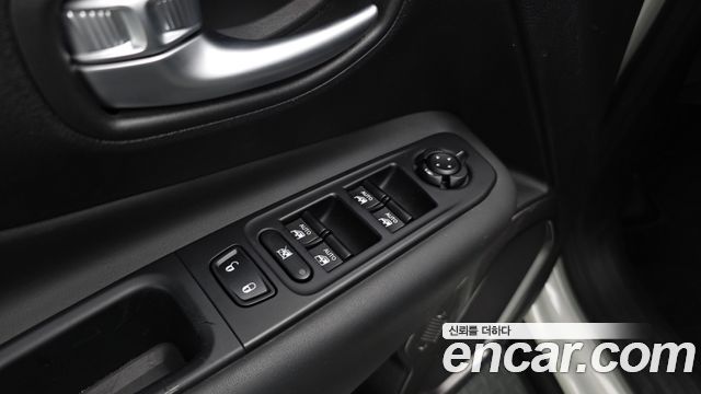 Jeep Renegade 2021 — photo 32