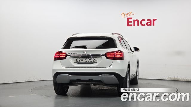 Mercedes-Benz GLA-Class 2019 — photo 4