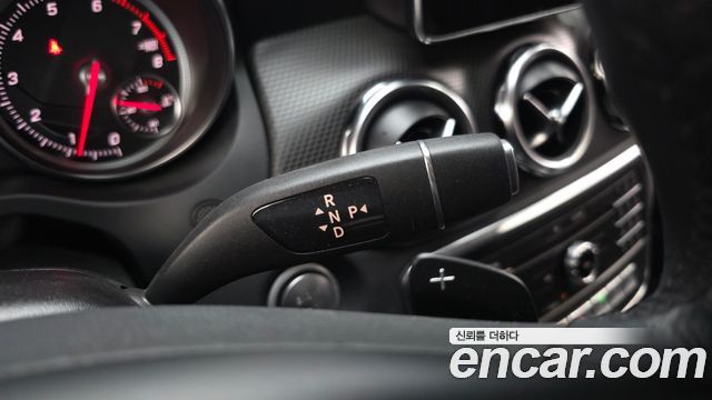 Mercedes-Benz GLA-Class 2019 — photo 12